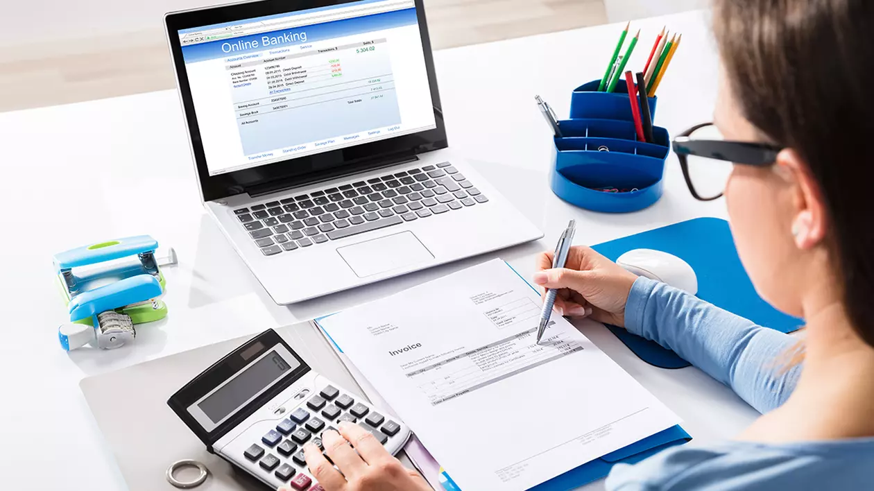 Cât câștigă un contabil în România: 2.300 de lei net dacă este începător, 4.000 dacă e expert