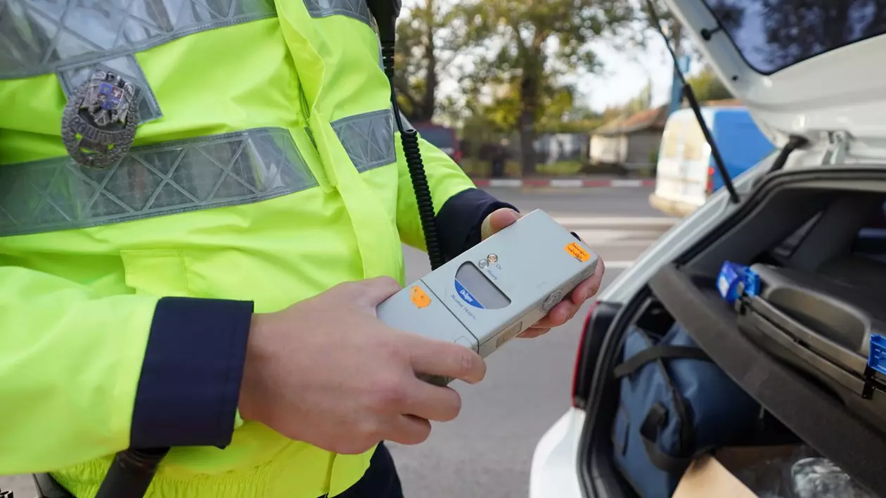 Şeful Poliţiei Municipiului Brăila, prins băut la volan, după ce mașina sa a fost lovită de un șofer de 19 ani – presa locală