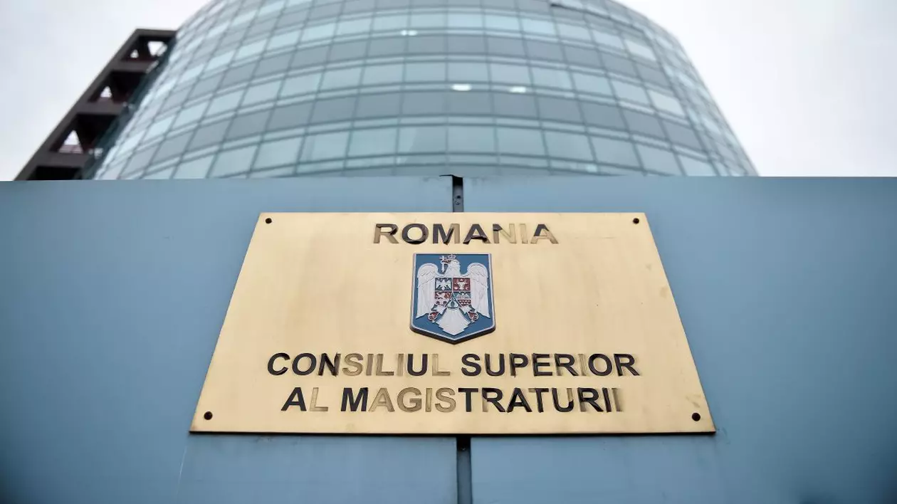 CSM avertizează că pensionarea în masă a magistraţilor va duce la un blocaj în activitatea judiciară