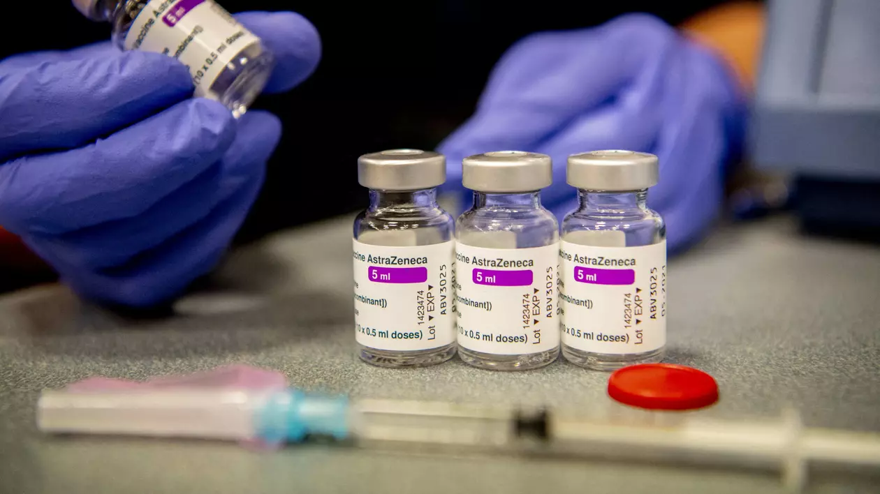 Și Olanda a suspendat utilizarea vaccinului AstraZeneca, ca măsură de precauție, în timp ce compania își apără serul