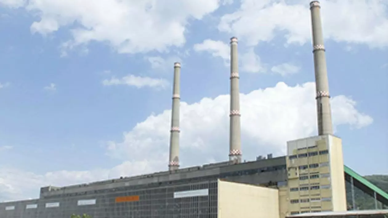 Circa 4.500 de apartamente din Deva au rămas fără căldură, după ce termocentrala orașului a fost oprită din lipsă de cărbune