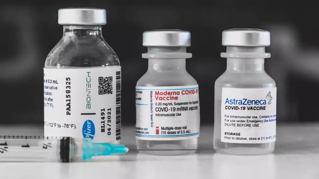 OMS nu recomandă administrarea unui vaccin diferit la rapel: „Ne aflăm într-o zonă gri, nu avem date suficiente”