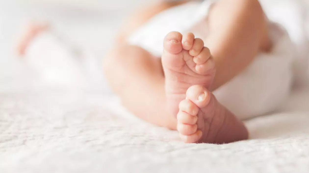 Anchetă a procurorilor la Botoșani, după ce o fetiță de 6 luni a murit din cauza legănatului