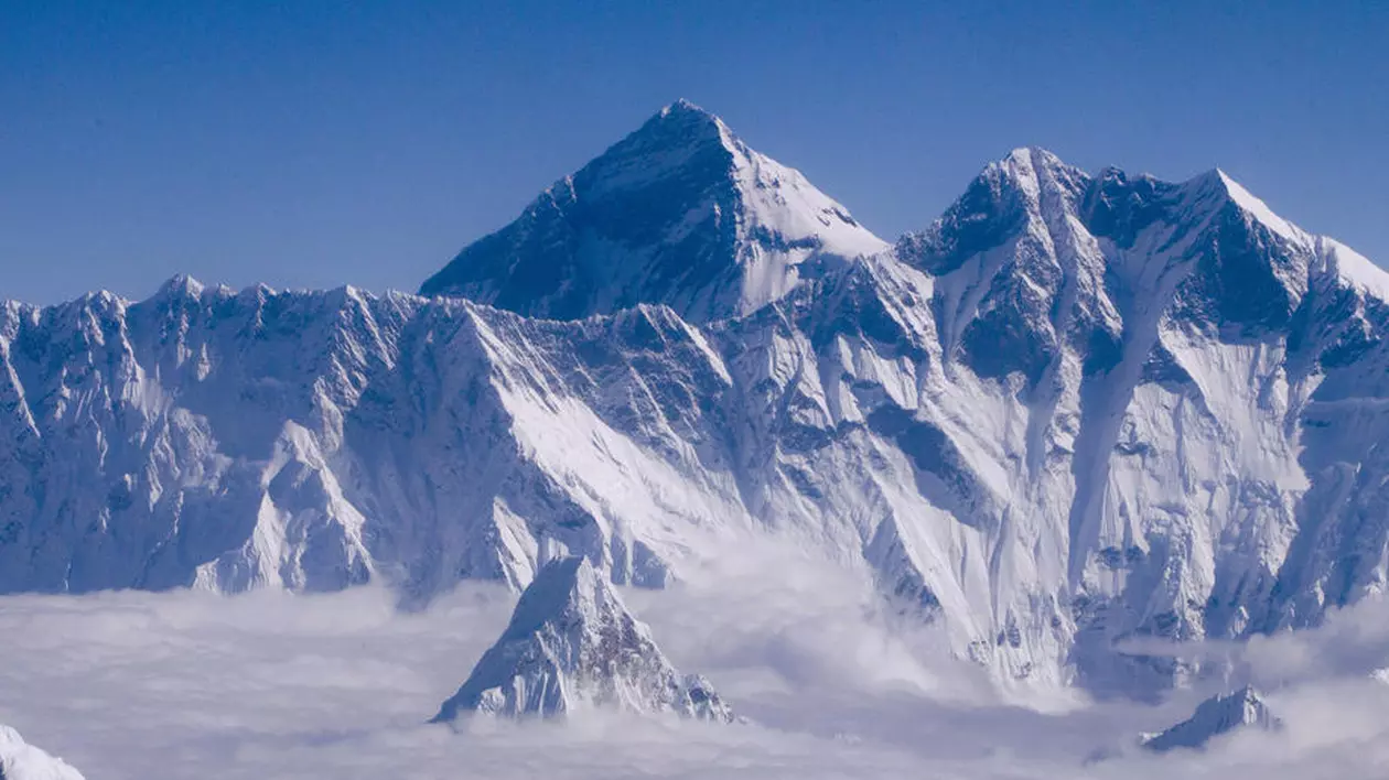 Doi alpiniști indieni au primit interdicție să escaladeze munții din Nepal, după ce au mințit că au cucerit Everestul