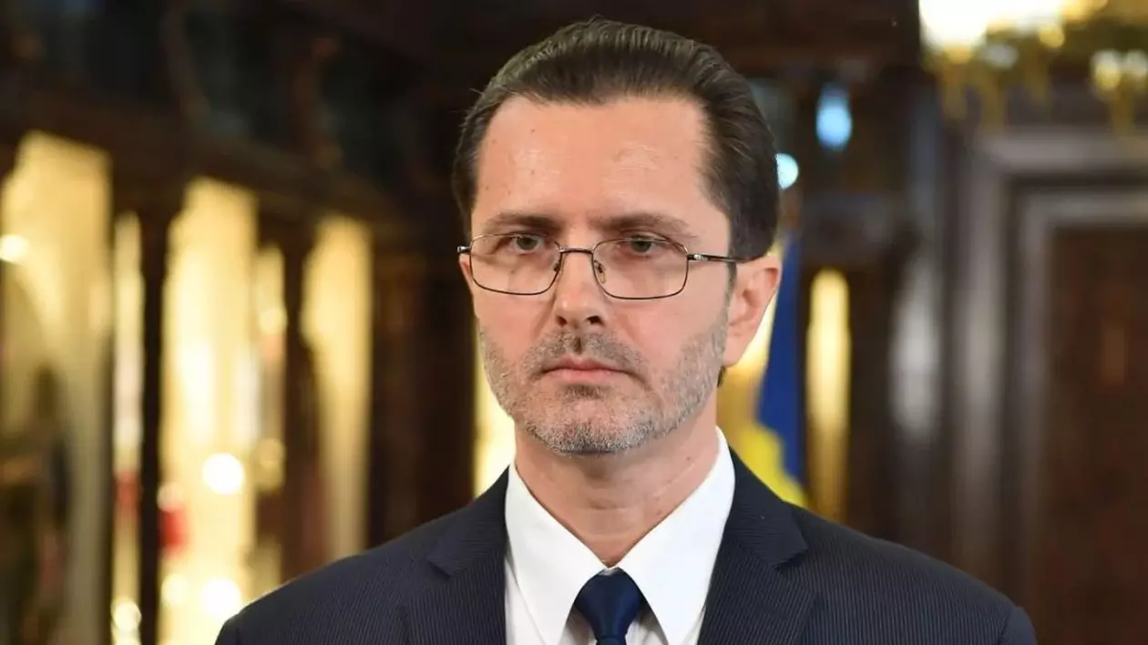 Vasile Bănescu anunță că nu mai e purtătorul de cuvânt al Patriarhiei. Îi ia locul „un tânăr, dar rafinat teolog”