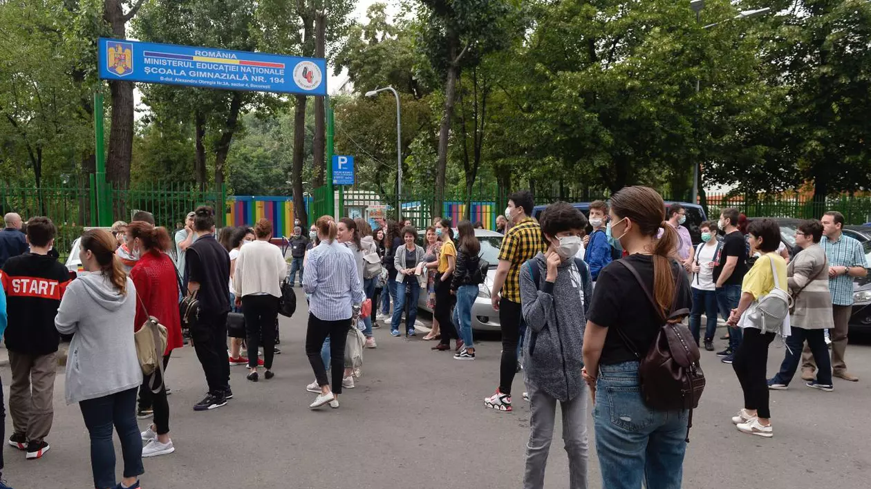 Examenul de evaluare naţională 2021 va avea o sesiune specială pentru elevii carantinați sau infectați cu COVID-19