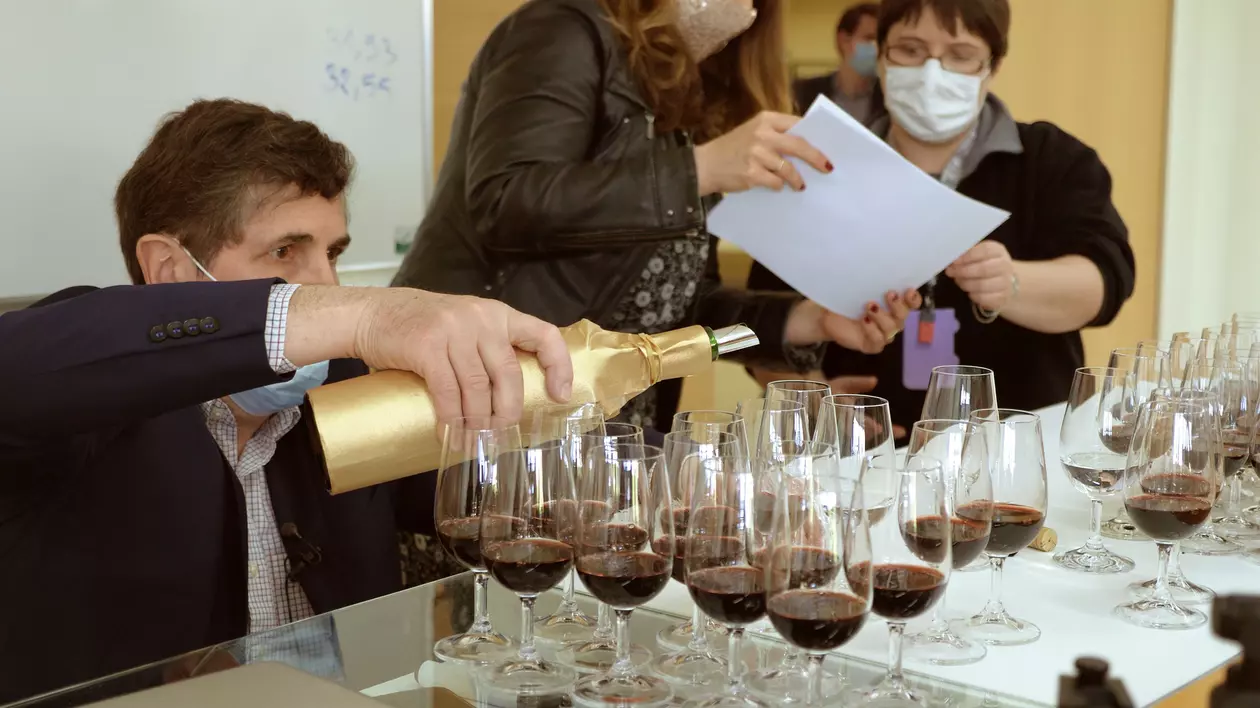Cercetătorii au trimis 12 sticle de Petrus 2000 în spațiu, pentru 14 luni. Ce gust avea vinul de Bordeaux la revenirea pe Pământ