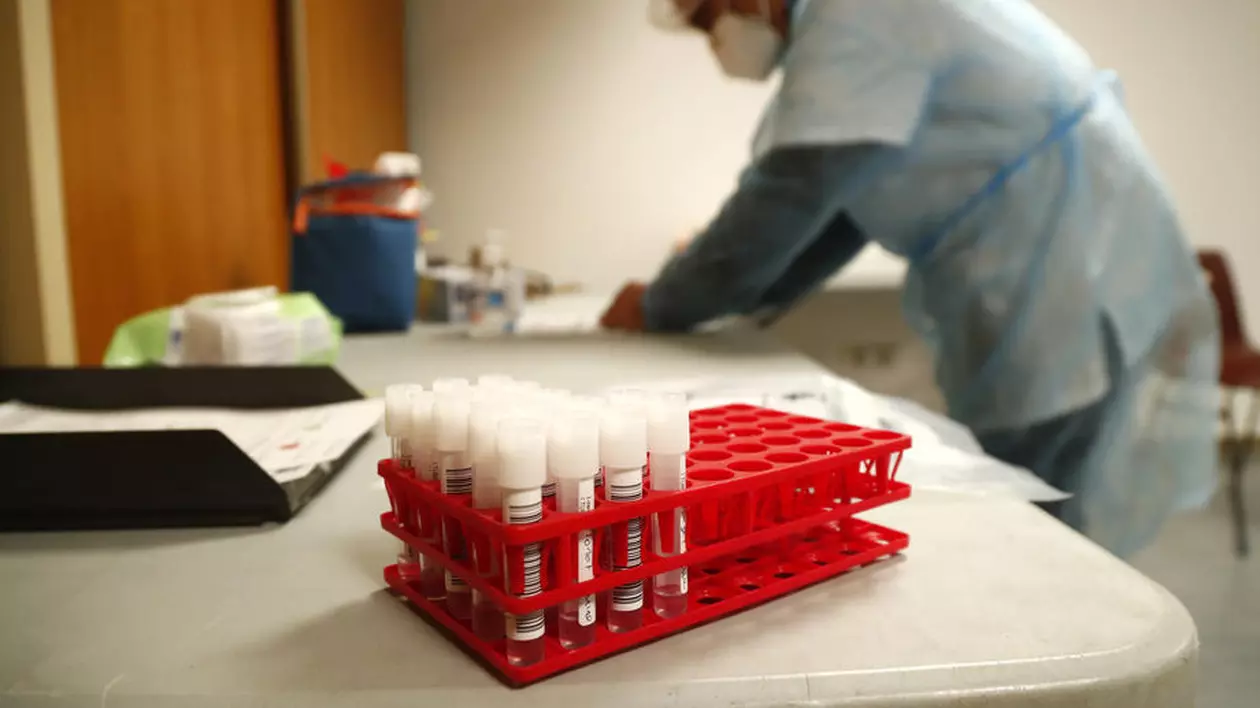 „Un semnal de alarmă”. Tulpina britanică, mai contagioasă, identificată în toate cele 92 de probe analizate de Medlife
