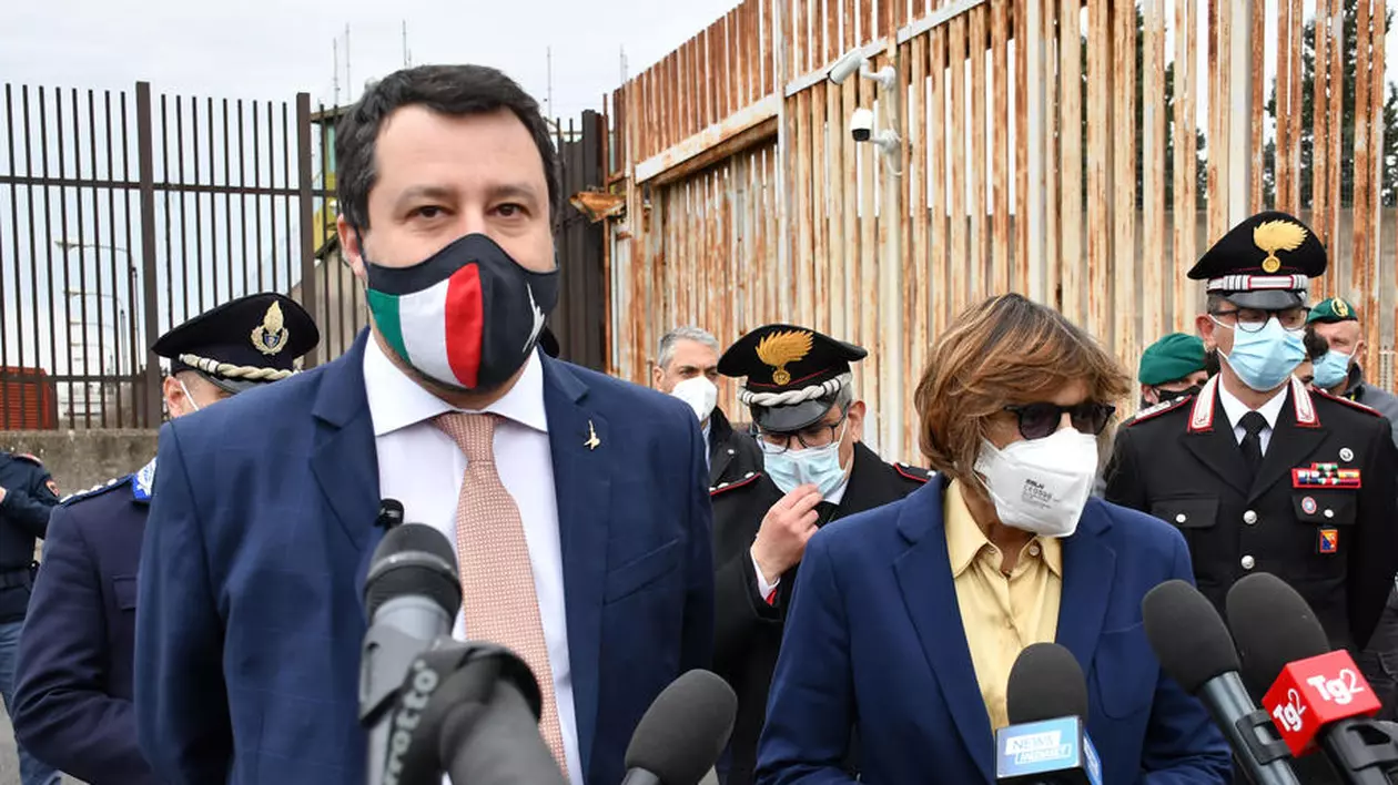 Matteo Salvini, trimis în judecată pentru că a împiedicat 100 de imigranți să debarce în Italia