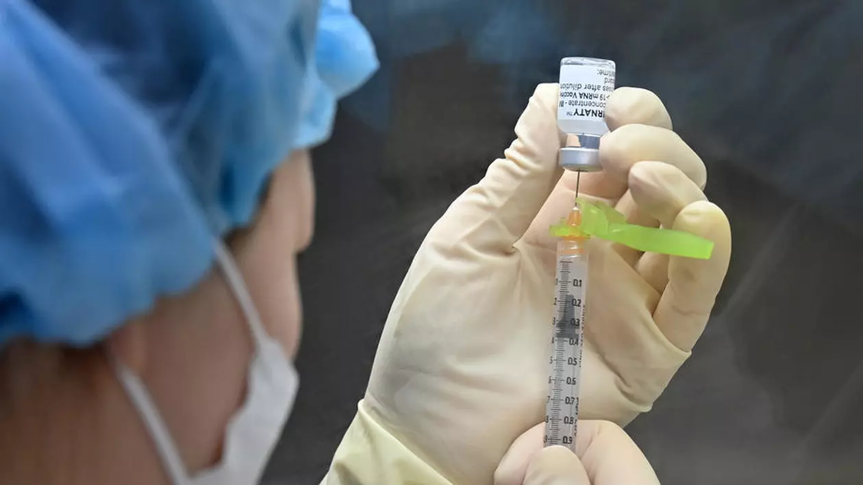 Studiu. Vaccinarea cu serul Pfizer nu crește riscul de apariție a problemelor cardiovasculare la persoanele de peste 75 de ani