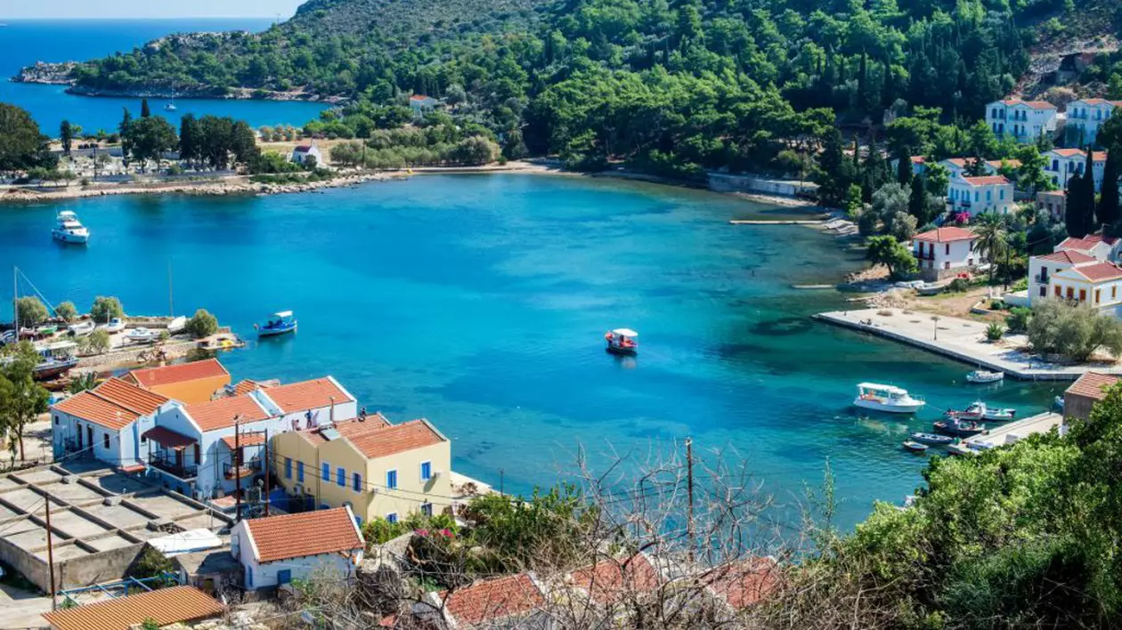 VIDEO Grecia anunță că primește turiști de vineri. Care sunt condițiile de intrare în țară