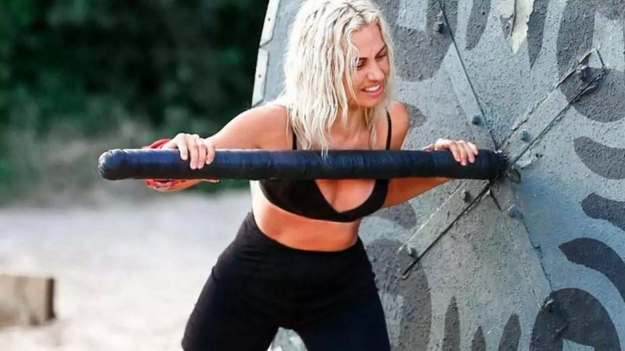Amna, fostă concurentă de la „Survivor România” 2021, infectată cu COVID-19. Mesajul artistei de pe patul de spital