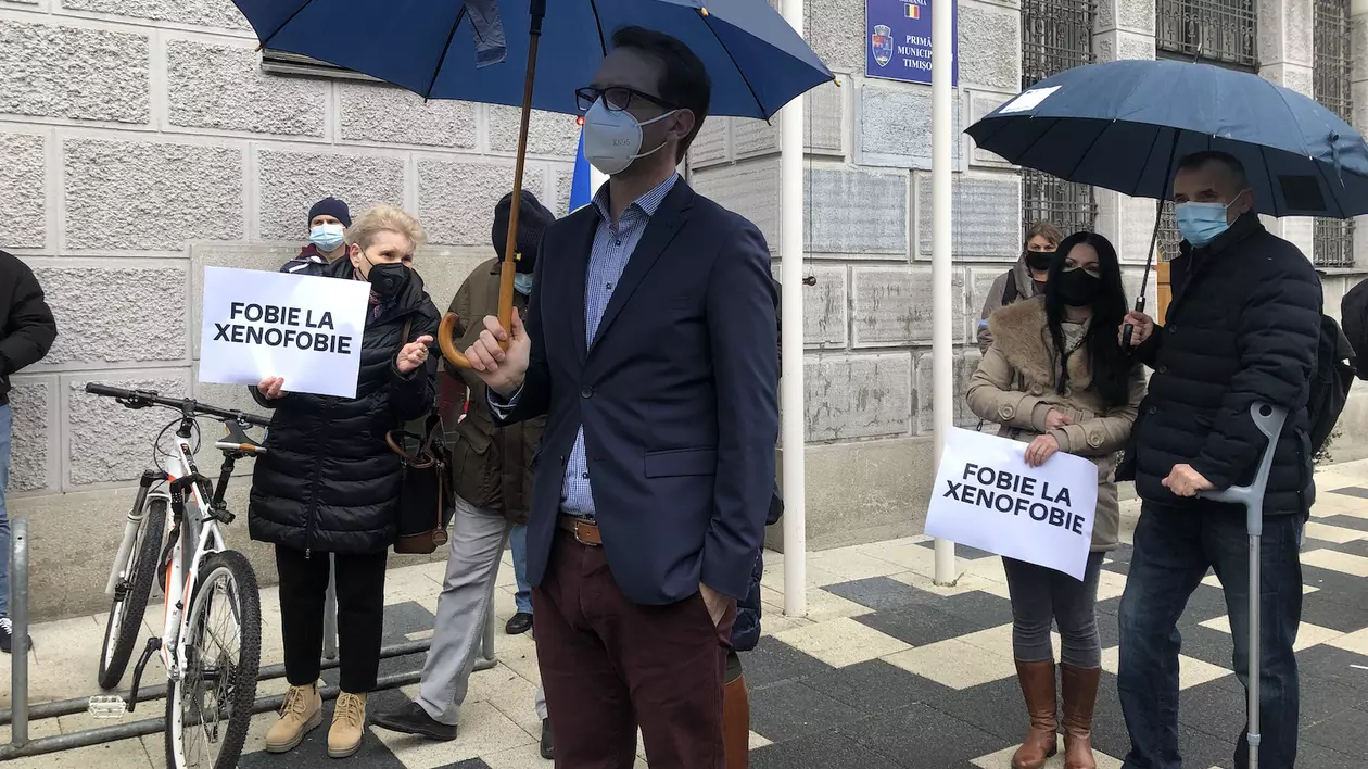 Primarul Dominic Fritz, printre protestatari (foto Raluca Diaconu/Libertatea)