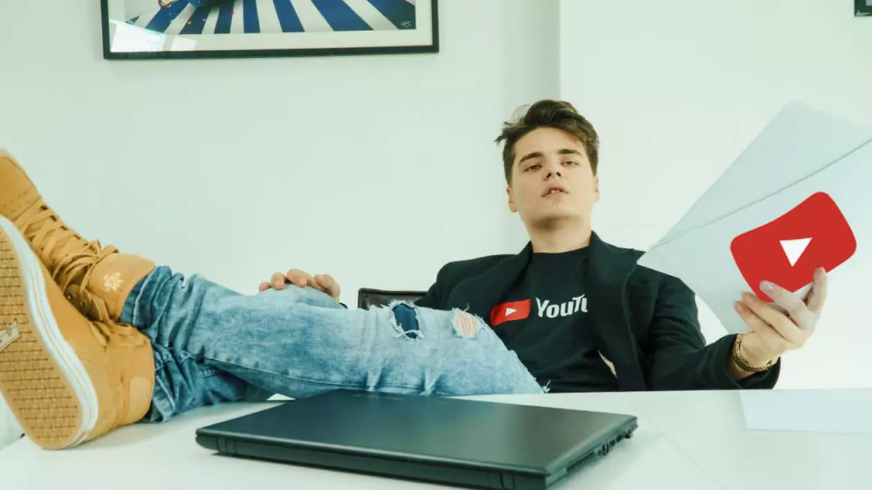 VIDEO Selly a spus câți bani face pe lună din YouTube. Iată suma cea mai mare încasată