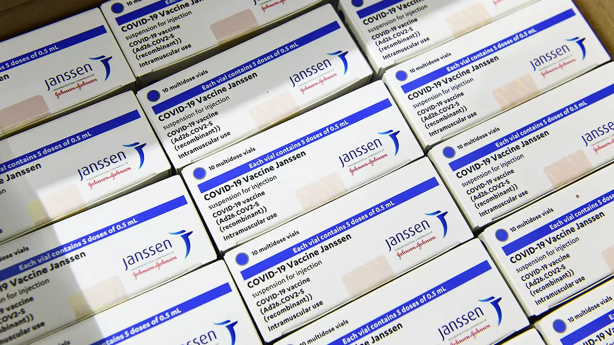 EMA schimbă prospectul vaccinului Johnson & Johnson. O afecțiune rară, trecută ca posibil efect secundar