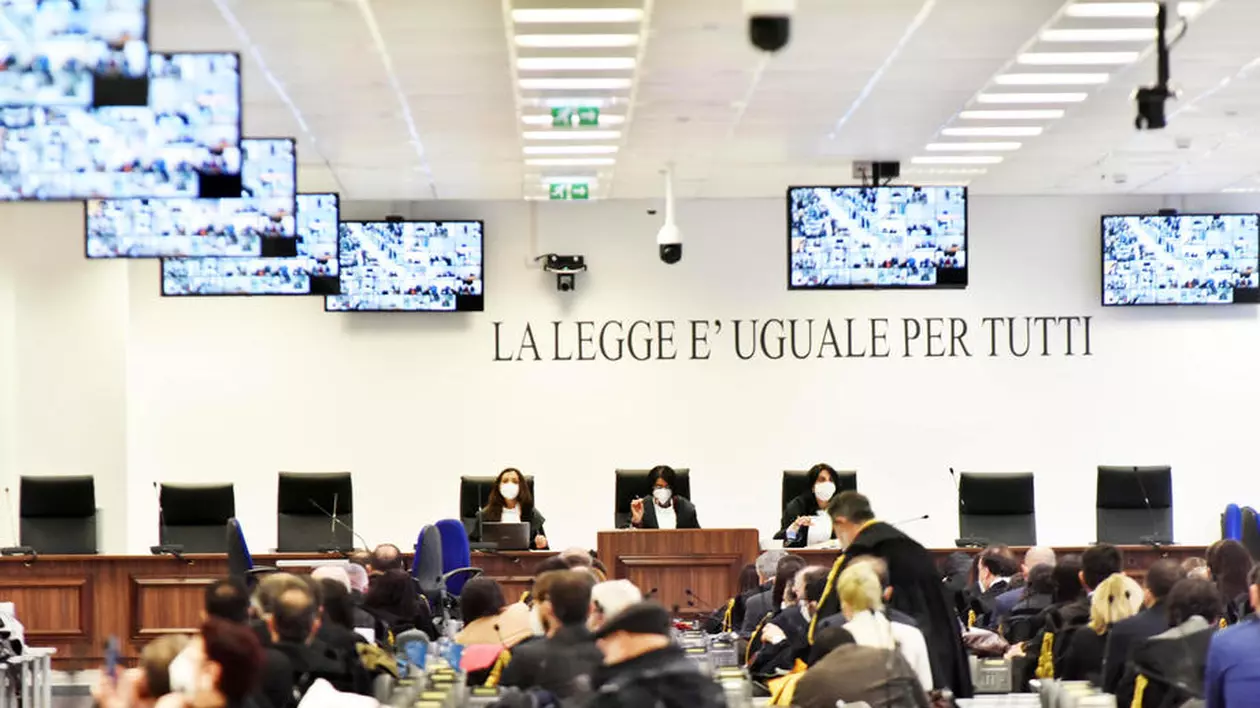 Cum au spălat mafioții italieni miliarde de euro în Marea Britanie, după ce banii ar fi trecut și prin România