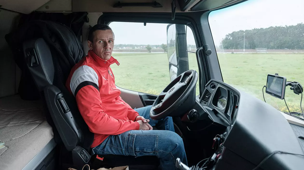 Abuzurile pe care le îndură șoferii români de TIR din Germania, de teamă să nu-și piardă slujba. „I-am zis șefului, dar mi-a râs în nas”
