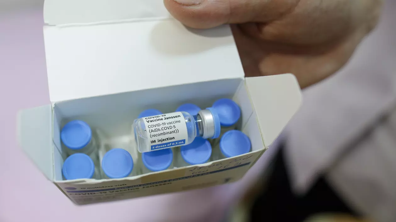 Campania de imunizare în cabinetele medicilor de familie a început cu probleme. Lipsesc seringi, ace și chiar serurile