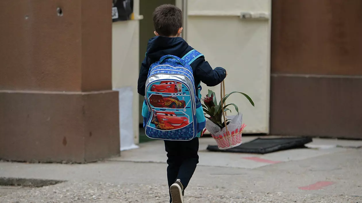 Efectele pandemiei asupra educației. Sorin Cîmpeanu: „Îngrijorarea este mare privind posibila creștere a ratei de abandon”