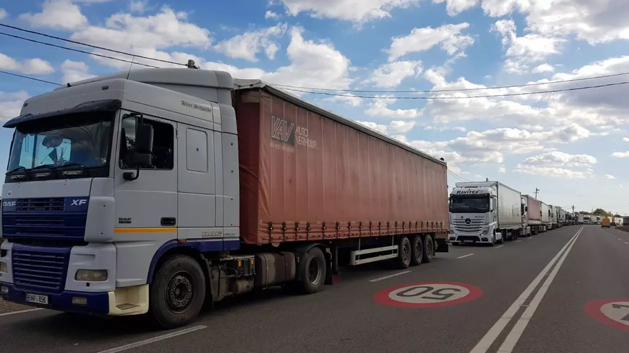 VIDEO Un șofer român de TIR n-a mai scăpat de închisoare când a fost prins a doua oară cu migranți în camion, în Anglia
