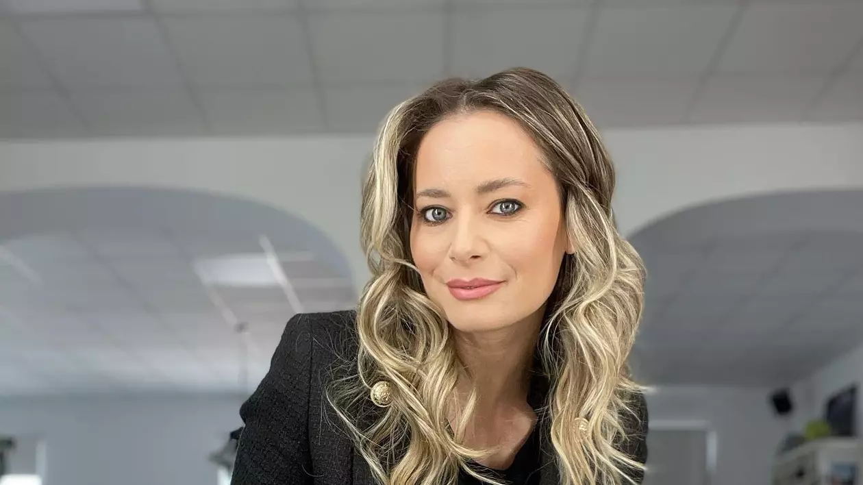 Laura Cosoi, criticată dur, după ce a pozat într-un body minuscul