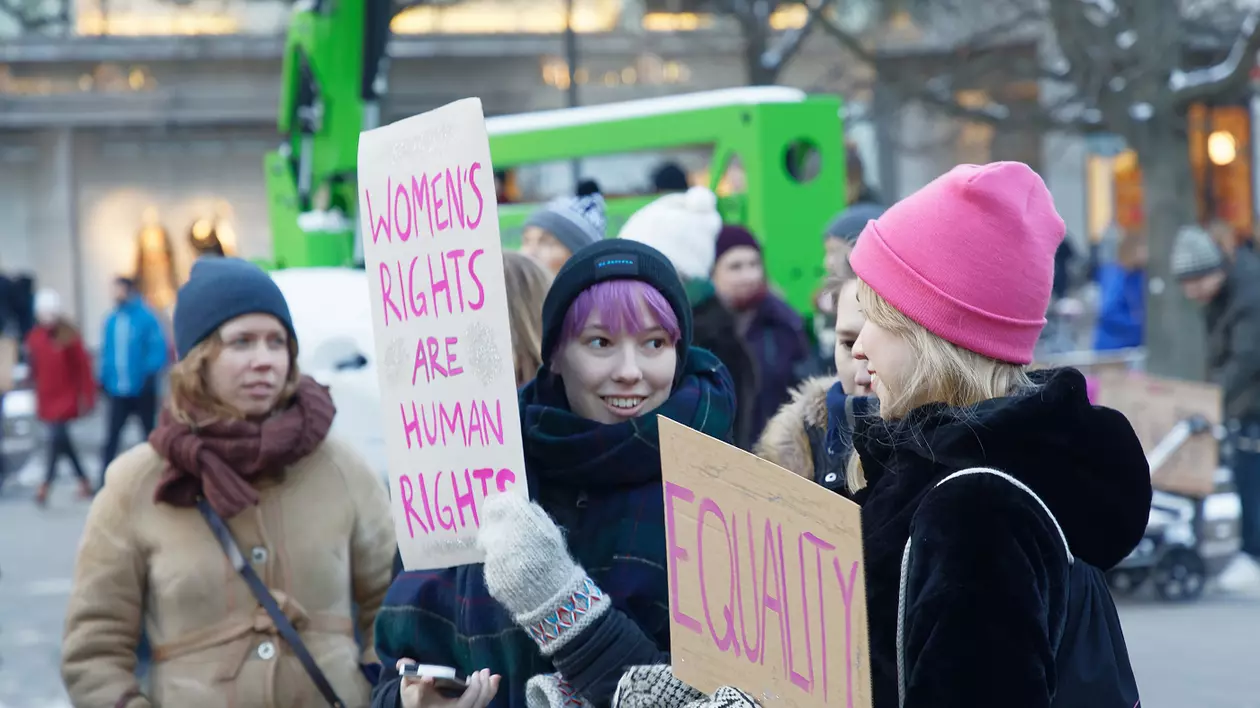 Protest pentru egalitatea femeilor, Stockholm, Suedia, ianuarie 2018. Foto: 123rf.ro
