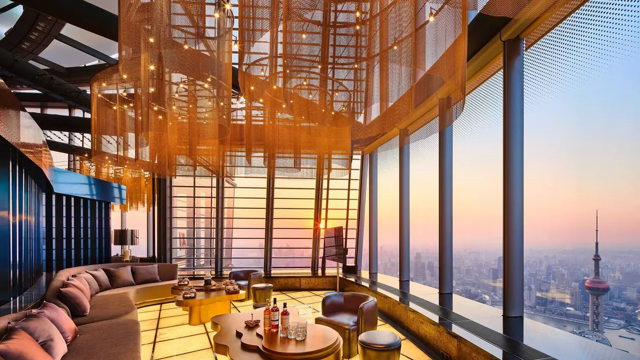 Cel mai înalt hotel din lume a fost inaugurat în China
