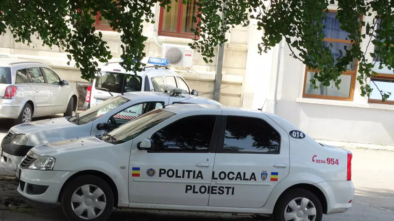 Polițisti locali din Ploiești, atacați cu pietre în timpul serviciului