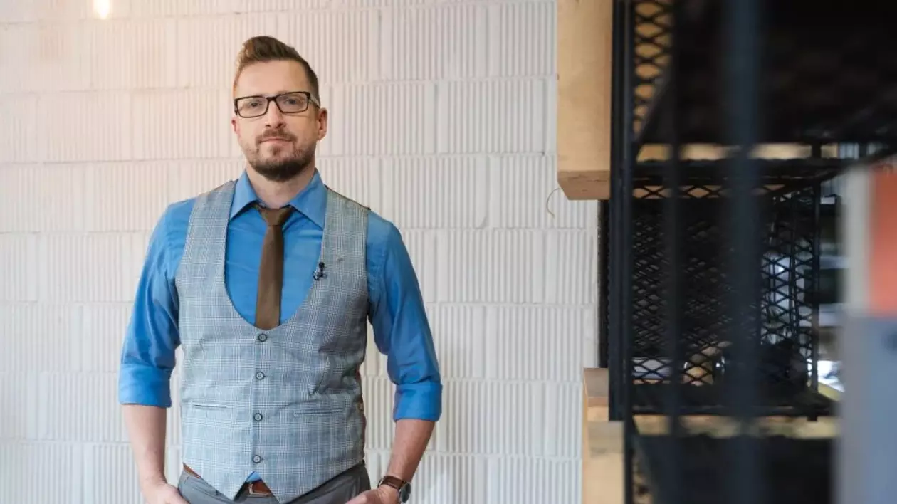 Cine e Victor Toriani de la „Căsătoriți pe nevăzute” și cum îi va ajuta pe concurenții emisiunii de la Pro TV