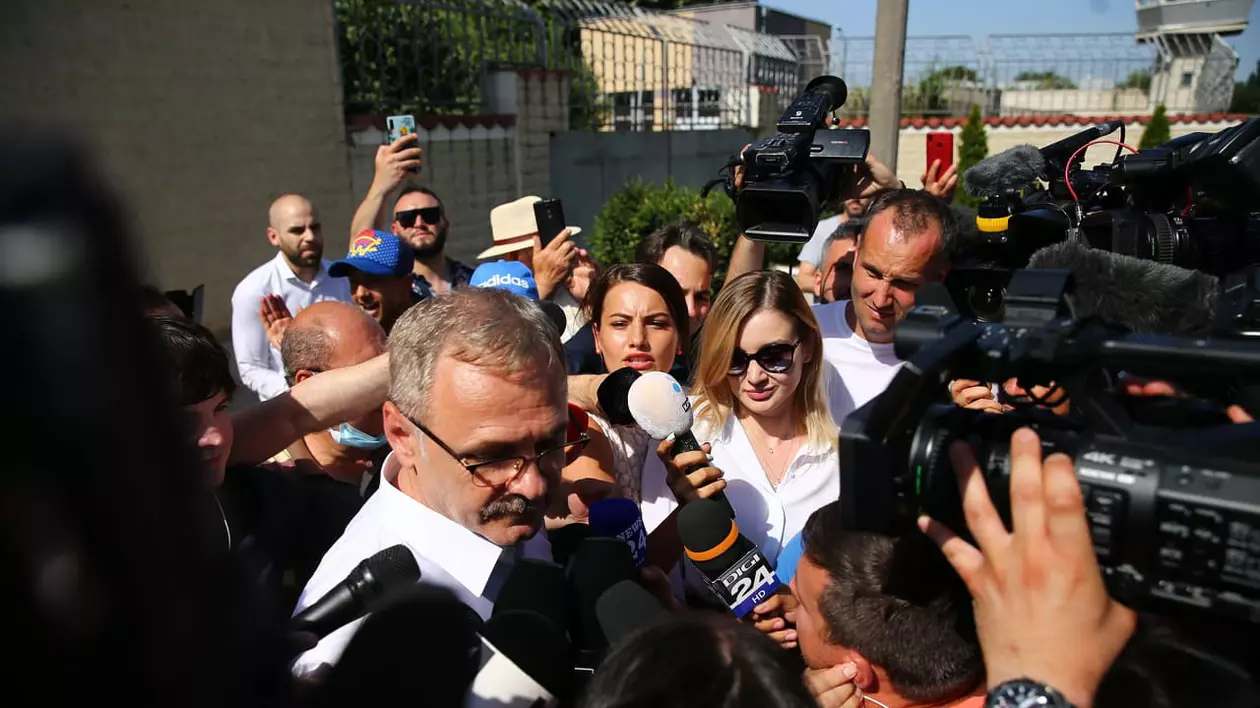 Prima fotografie cu Liviu Dragnea de acasă. Cine a venit să-l viziteze pe fostul lider al PSD