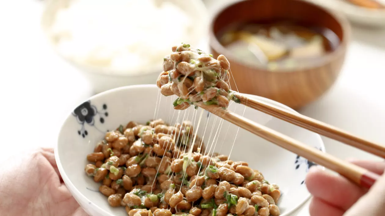 Ce este natto, cum se gătește și de ce e bine să-l consumi