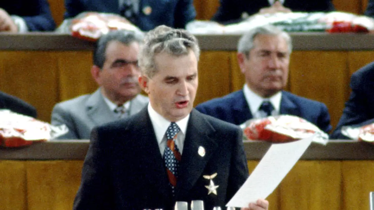 Mai multe obiecte care i-au aparținut lui Nicolae Ceaușescu, scoase la licitație. De la ce sume se pleacă