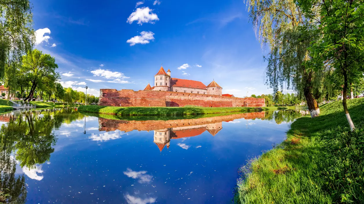 Cetatea Făgăraș, locul desprins din povești. Unde se află, ce activități poți face și obiective turistice în zonă