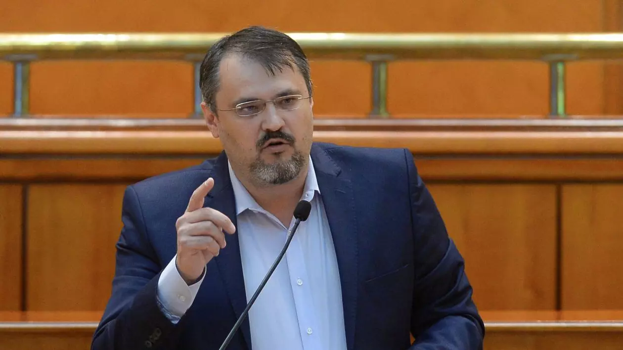 Ghinea spune că USR PLUS pleacă de la guvernare, dacă se schimbă portofoliile după Congresul PNL
