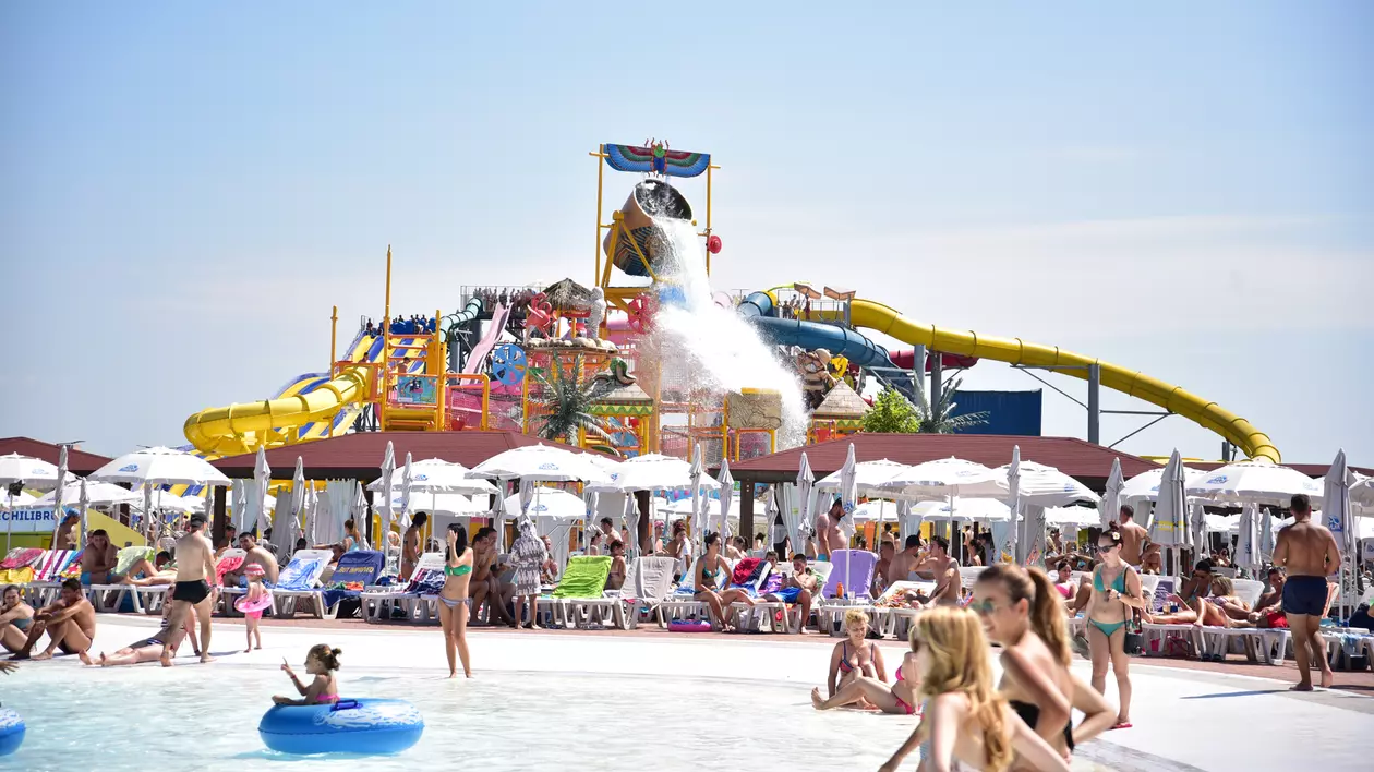 Ștranduri și aquapark-uri în București, Brașov, Craiova sau Oradea. Ghid complet, dotări și tarife