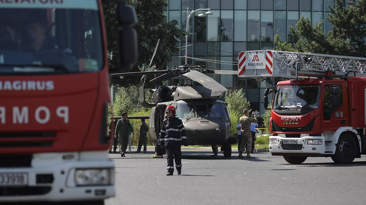 VIDEO | Elicopterul american a fost ridicat din intersecția de la Aviatorilor și dus la o bază militară din Otopeni