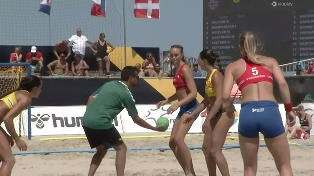 Echipa feminină de handbal pe plajă a Norvegiei, amendată pentru că a refuzat să poarte bikini. „Sunt degradanți și incomozi”