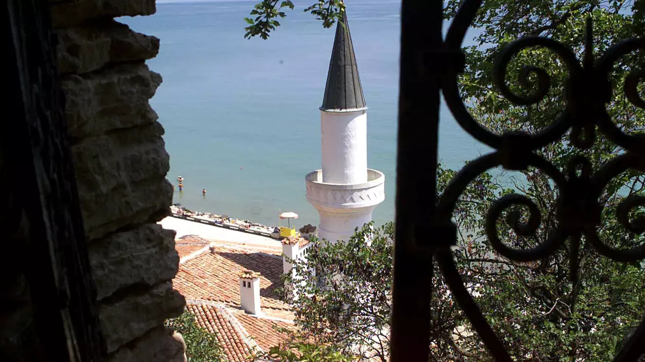 Balcic, o perlă româno-bulgară la Marea Neagră. Însemnări din vacanță