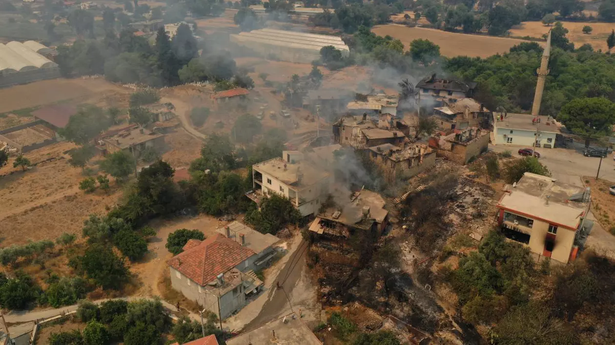 Imagini de coșmar din Turcia. Patru oameni au murit în incendiile de vegetație