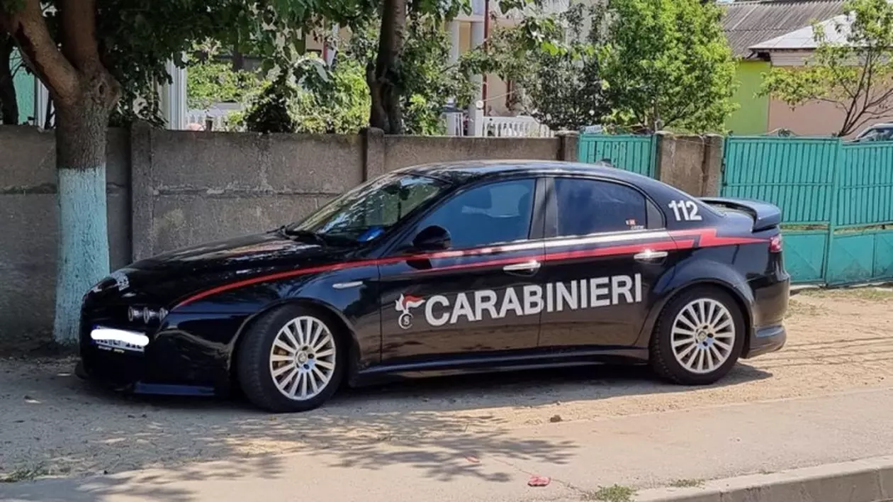 Un bărbat din Olt și-a inscripționat mașina cu „Carabinieri” și „112”. Ce a urmat