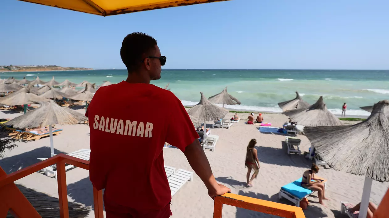 Mărturiile salvamarilor bătuţi de turiști pe plajă în Eforie: „Ne-au atacat cu sticle, cu pietre”