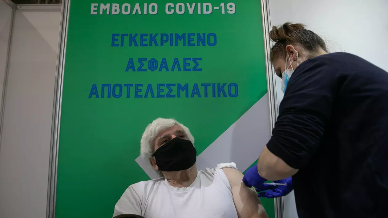 Primarii Greciei „construiesc un zid de dragoste” pentru cetățenii lor. S-au vaccinat 99,3% dintre ei