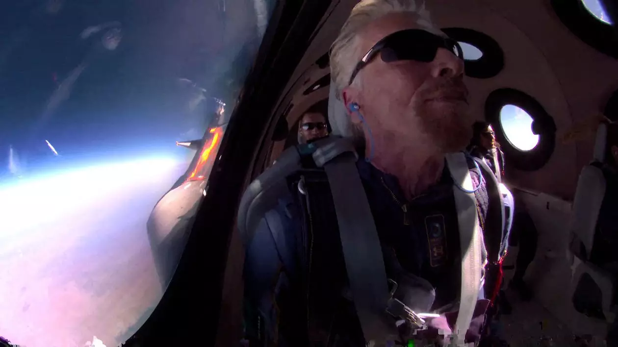 Miliardarul Richard Branson a zburat în spațiu. „Bun venit în zorii unei noi ere spațiale!”