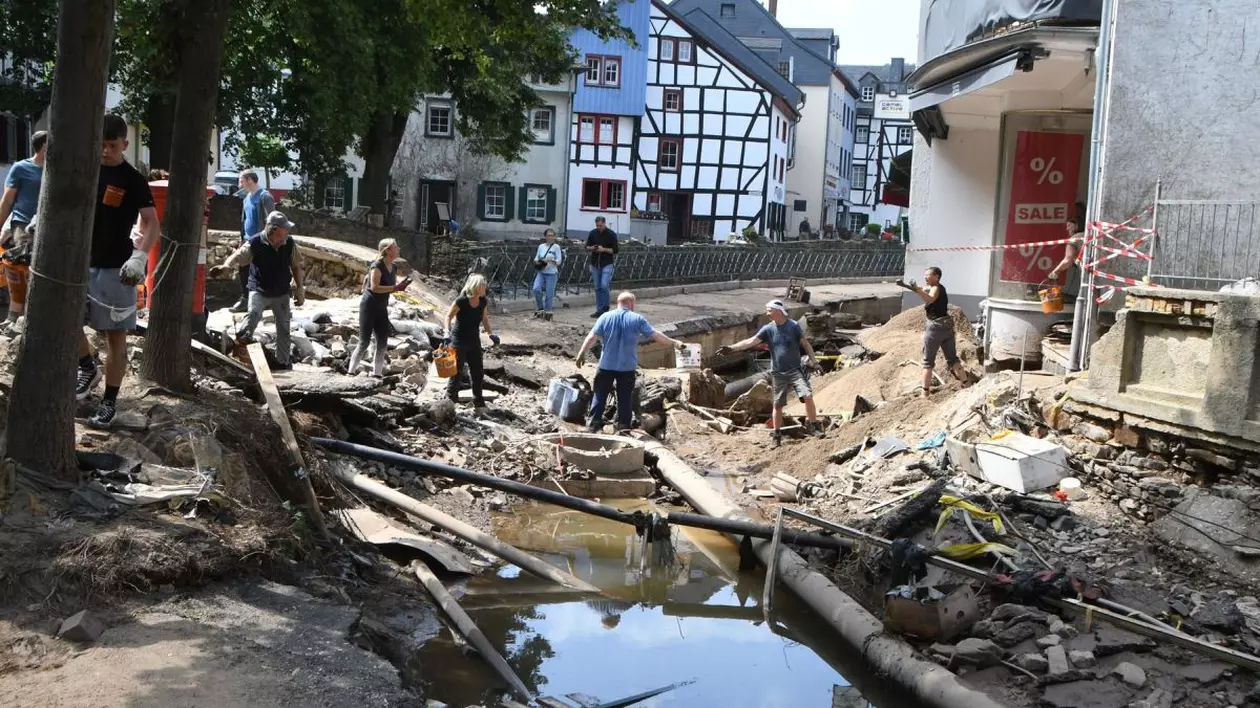 Temeri în Germania: regiunile distruse de inundații riscă să devină focare COVID