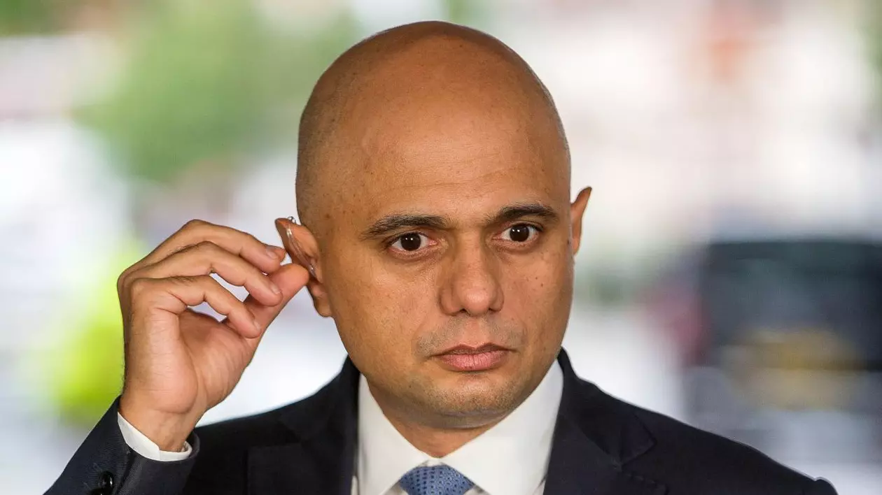 Ministrul britanic al sănătății, criticat după ce i-a îndemnat pe cetățeni să nu se ferească de COVID. Sajid Javid a prezentat scuze