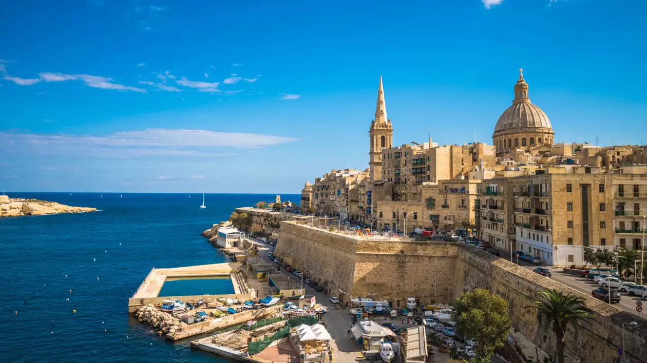 Malta renunță la închiderea frontierelor pentru persoanele nevaccinate. Ce altă măsură impune