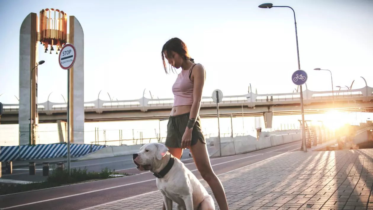 (Publicitate) Ținutele sport pot fi feminine și rafinate? Descoperă acum cum să obții outfituri wow și confortabile!