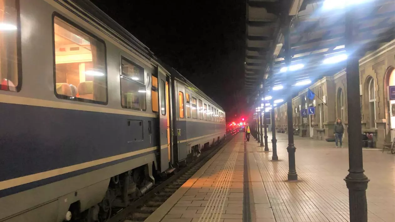 Un pasager a murit în tren, pe ruta Baia Mare - București, după ce i s-a făcut rău