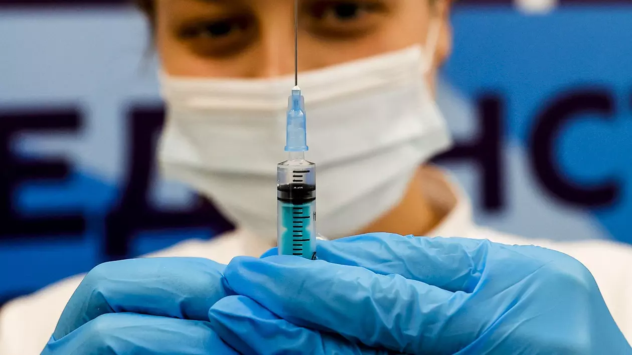 Peste 16.000 de persoane s-au vaccinat anti-COVID în ultimele 24 de ore