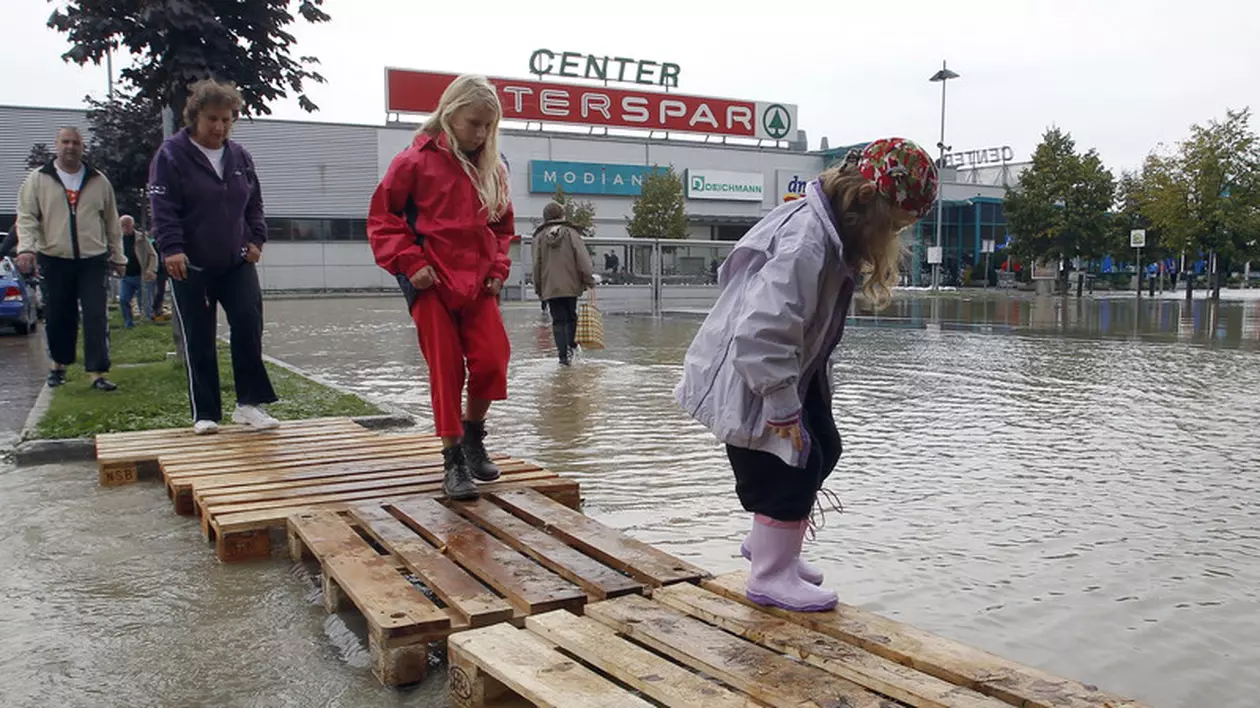 Atenționare de călătorie în Slovenia. Cod roşu de precipitaţii abundente şi inundaţii
